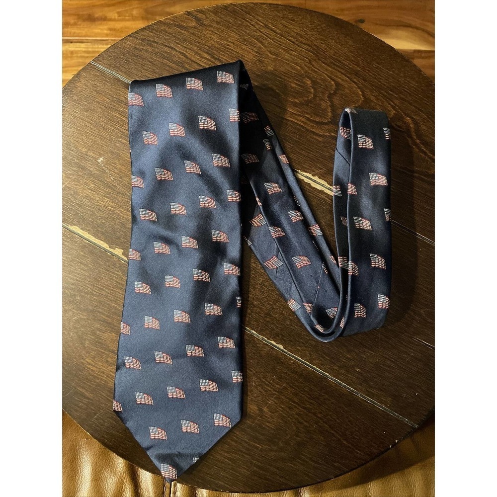 TANGO by Max Raab American Flag Navy Patriotic Novelty Silk Necktie